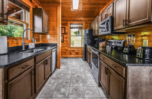 Gatlinburg - Pigeon Forge Cabin | Extravagant View 3 Bedrooms 3 Bathrooms Cabin