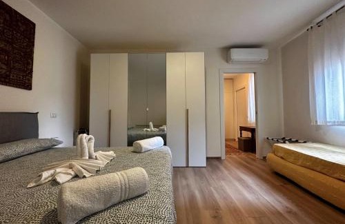 Marina District Apartment | Extravaganza Room and Suite Apartment City Center