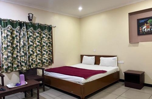 Kodaikanal Hotel | EZHIL Residency