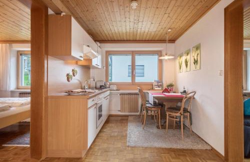 Grossdorf Apartment | Försterhaus Wohnung Obergeschoss