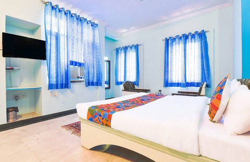 Sindhi Camp Hotel | Fabexpress Anuja