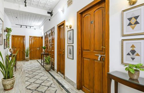 Salt Lake Hotel | FabExpress Astoria House - Near Central Park