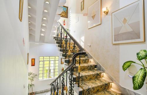 Salt Lake Hotel | FabExpress Astoria House - Near Central Park