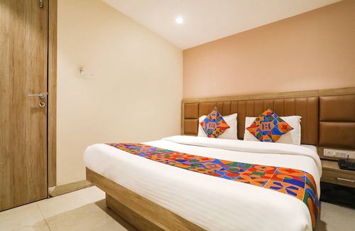 Prabhadevi Hotel | Fabexpress Divine Hospitality