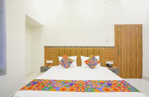 Allahabad Hotel | FabExpress Downtown Residency