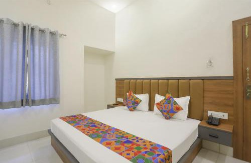 Allahabad Hotel | FabExpress Downtown Residency