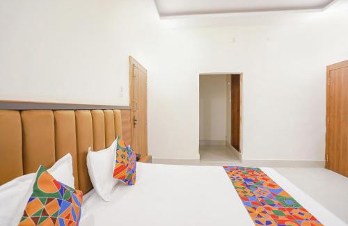 Allahabad Hotel | FabExpress Downtown Residency