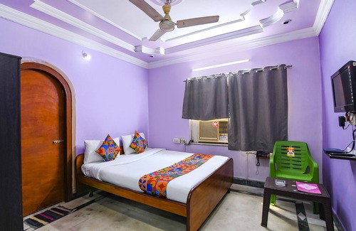 Sector II Hotel | Fabexpress Karunamoyee Regency
