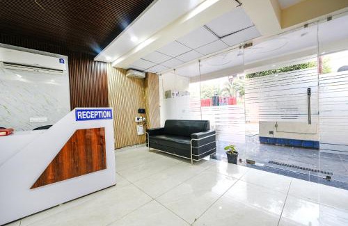 Sector 70 Hotel | FabExpress Palm Paradise