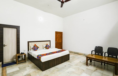 Varanasi Hotel | Fabexpress Prashansa Palace