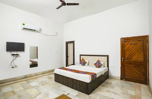 Varanasi Hotel | Fabexpress Prashansa Palace