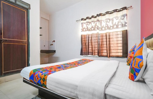 Indore Hotel | FabExpress Royal Palace Inn