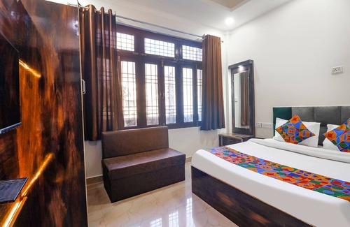 Gwalior Hotel | Fabexpress Royal Villas