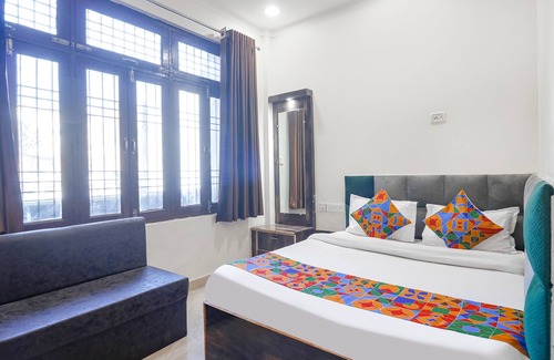 Gwalior Hotel | Fabexpress Royal Villas