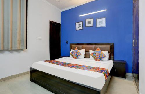 Sainik Farm Hotel | FabExpress Saket Residency