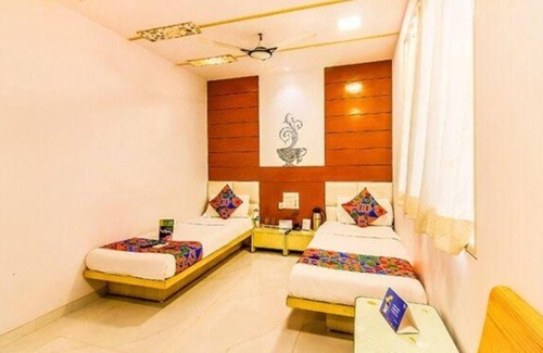 Vile Parle East Hotel | Fabexpress Satellite