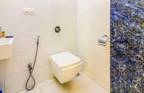 Vile Parle East Hotel | Fabexpress Satellite