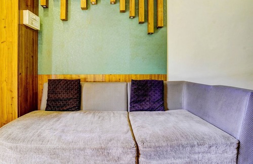 Andheri West Hotel | Fabexpress Sumit Palace