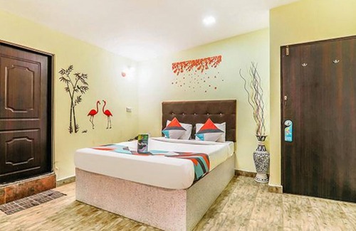 Saunta Vaddo Hotel | FabExpress Victoria With Pool, Baga Beach
