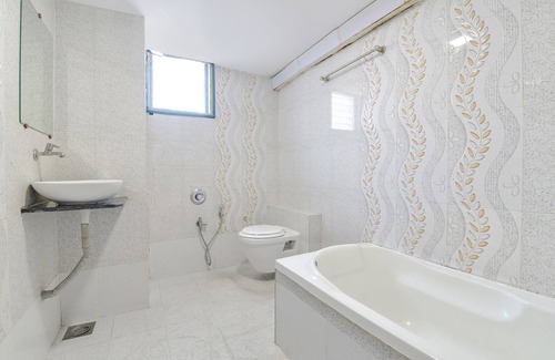 Ahmedabad Hotel | Fabhotel Apollo