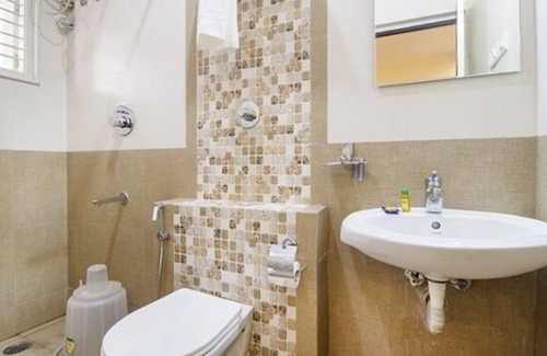 Koramangala Hotel | Fabhotel Crown Suites
