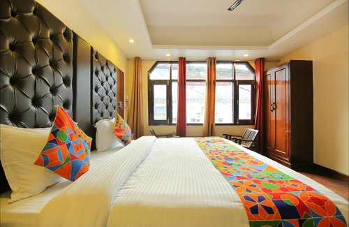 The Mall Road Hotel | FabHotel Dwaper