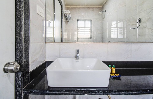 Nigdi Hotel | FabHotel Krishna Regency