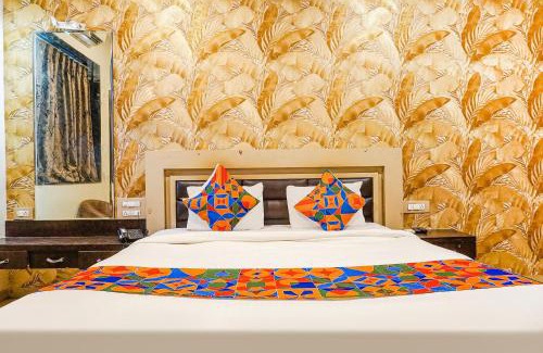 Ahmednagar Hotel | FabHotel Shades of Royal