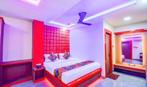 Lake Town Hotel | FabHotel The Crown Comforts