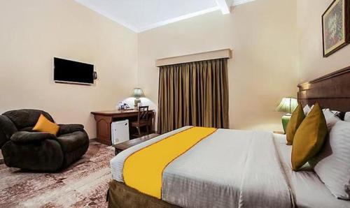 Agra Hotel | FabHotel The Dayal - 24 kms from Delhi Gate, 5 kms from Agra Fort