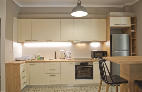 Athens Apartment | Fabi's Place Luxurious 2BR, Fully Renovated Apt