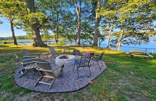 Port Ontario House | Fabulous 3-bedroom House on the salmon river with 126 feet of shoreline!