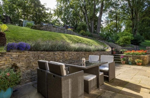 Longparish House | Fabulous Farmhouse in Hampshire