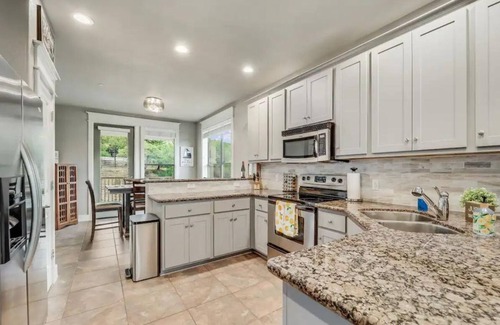 Northshore On Lake Travis Condo | Fabulous lake view lake view in Texas hill country your getaway awaits.