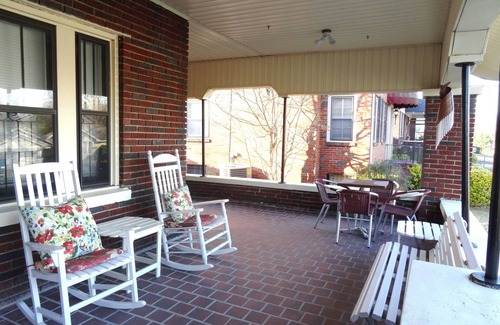 Birmingham House | Fabulous Location Updated 3bd/2bth Home