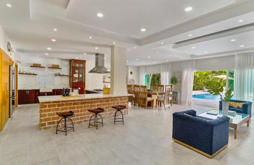 Juan Dolio Villa | Fabulous villa with terrace in Juan Dolio