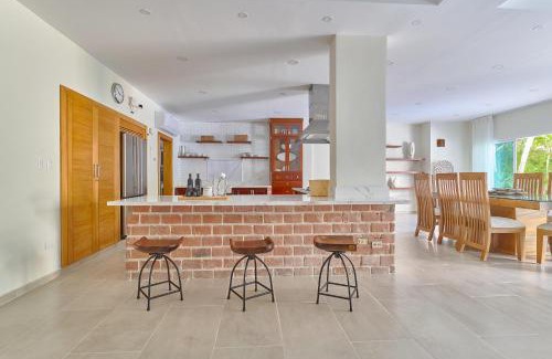 Juan Dolio Villa | Fabulous villa with terrace in Juan Dolio