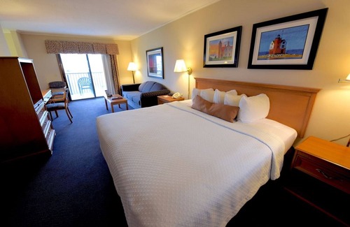 Mackinaw City Hotel | Fairview Beachfront Inn