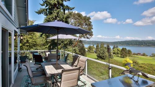 Freeland House | Fairway Harbor View by AvantStay Outdoor Oasis