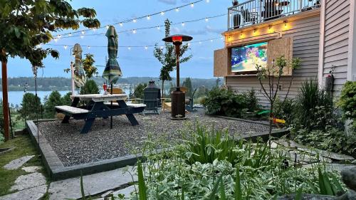Freeland House | Fairway Harbor View by AvantStay Outdoor Oasis