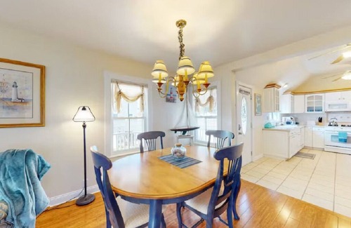 Buzzards Bay House | Fall 2025 & Summer 2026 Open. 1 Hour to Gillette FIFA World Cup. Walk to Beach!