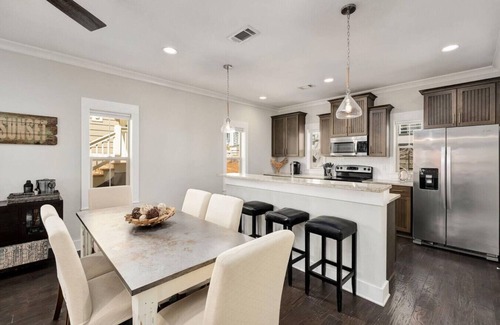 Dune Allen Beach House | Fall Break Special- 30A Retreat - Steps from the Beach