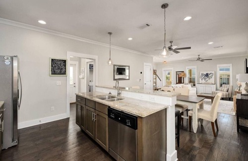 Dune Allen Beach House | Fall Break Special- 30A Retreat - Steps from the Beach