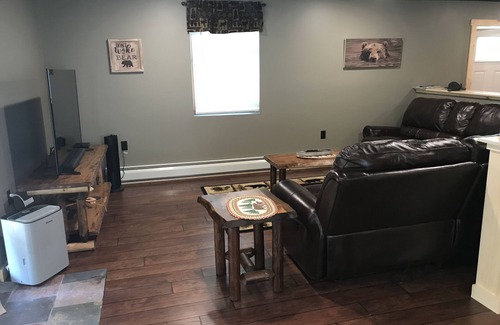 Old Forge Ski Chalet | FALL DATES AVAILABLE. Walking Distance into Old Forge and Water Park. With A/C