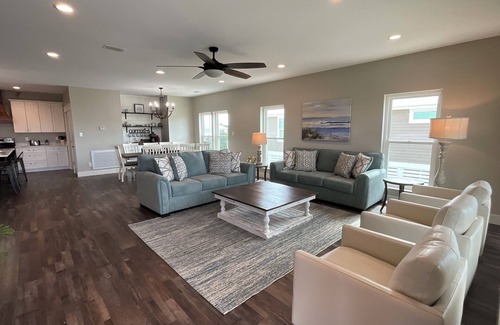 Morgantown House | Fall Dates on Sale! Spectacular 2nd tier w/great views!