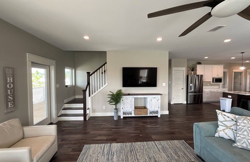 Morgantown House | Fall Dates on Sale! Spectacular 2nd tier w/great views!