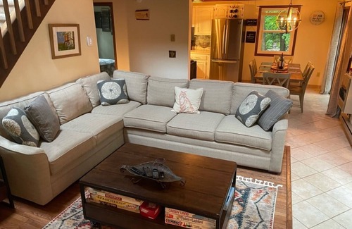 Lake Ariel Ski Chalet | Fall getaway in The Hideout. Walking distance to beach with scenic lake views
