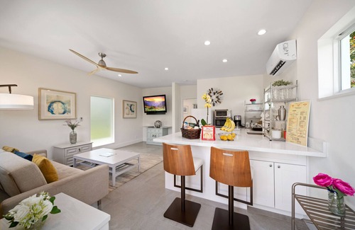 Lake Ida Shores Cottage | Fall Special. For Discerning Travelers. Mid Century Modern Casita .
