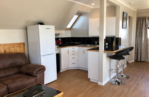 Twizel Apartment | Family Apartment with Mountain Views