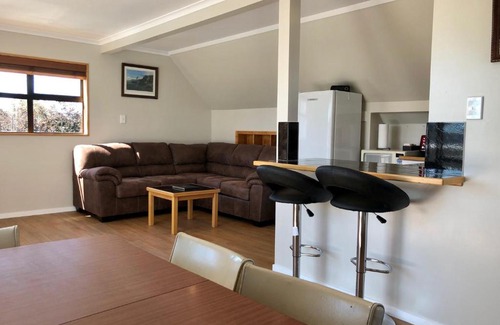 Twizel Apartment | Family Apartment with Mountain Views